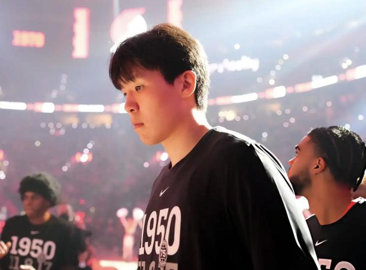  NBA中国官网：杨瀚森最近有个“不成文义务”，给伤员当“陪练” 新闻 NBA中国官网：杨瀚森最近有个“不成文义务”，给伤员当“陪练” 新闻