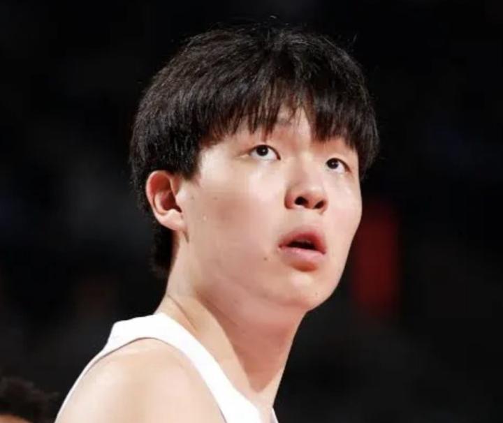  记者：杨瀚森因伤加之长途返程，今日不出战混音队比赛 新闻