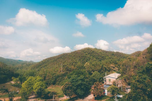 复星国际2025财年业绩预警，亏损规模显著扩大；资产减值成主因，核心业务仍具韧性。