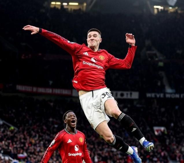  曼联新星谢什科禁区内称霸；9球尽数在内。远射复兴计划悄然启动。 体育新闻 曼联新星谢什科禁区内称霸；9球尽数在内。远射复兴计划悄然启动。 体育新闻