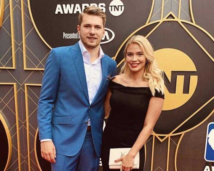  东契奇家庭剧变始末：从甜蜜订婚到子女分离；跨国生活成最大考验。 体育新闻 东契奇家庭剧变始末：从甜蜜订婚到子女分离；跨国生活成最大考验。 体育新闻 东契奇家庭剧变始末：从甜蜜订婚到子女分离；跨国生活成最大考验。 体育新闻 东契奇家庭剧变始末：从甜蜜订婚到子女分离；跨国生活成最大考验。 体育新闻