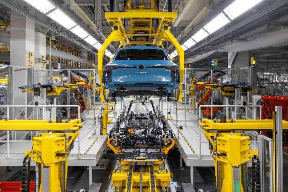  从概念到生产线，与众08量产启动；大众小鹏联手，智能电动时代加速到来！ 汽车科技