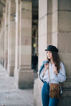 职场女性遭遇假期难题；公司坚持审批原则，法院如何裁决。