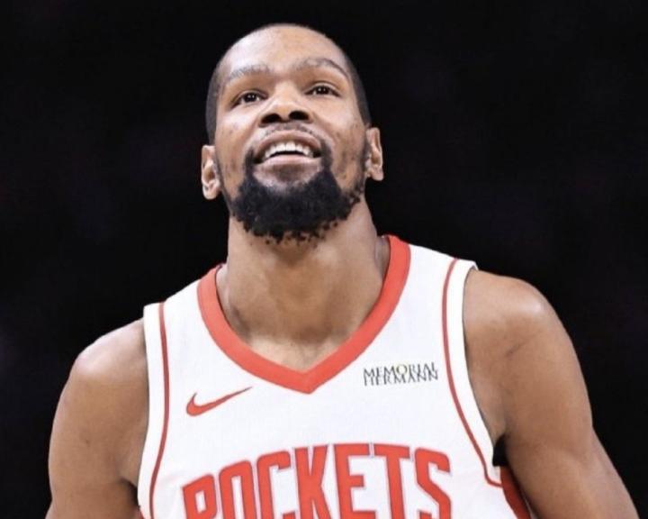  杜兰特展望生涯里程碑；乔丹若无长时间缺席；得分潜力远超想象。 体育新闻 杜兰特展望生涯里程碑；乔丹若无长时间缺席；得分潜力远超想象。 体育新闻