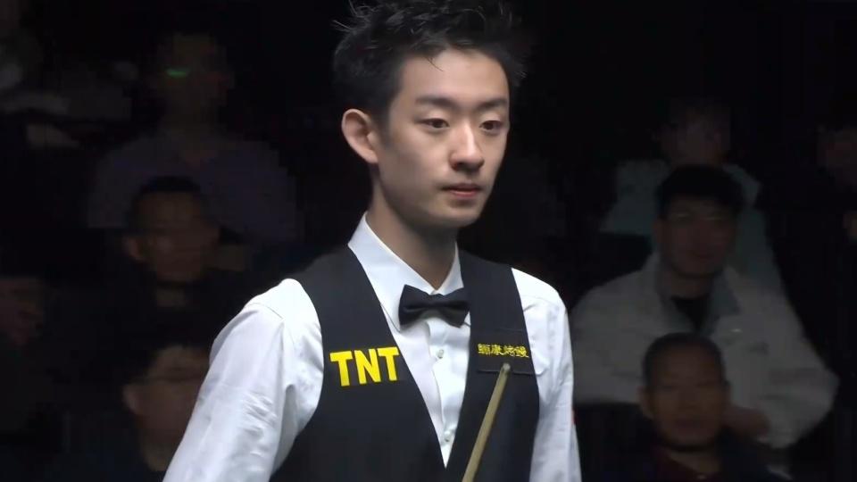  吴宜泽鏖战奥沙利文惜败；中国小将展现潜力，决赛席位旁落。 体育新闻 吴宜泽鏖战奥沙利文惜败；中国小将展现潜力，决赛席位旁落。 体育新闻