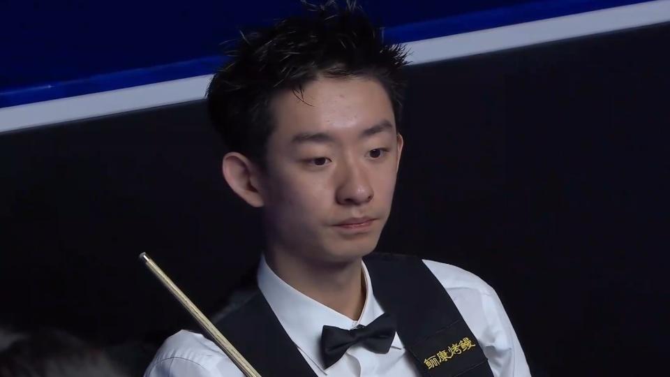  吴宜泽鏖战奥沙利文惜败；中国小将展现潜力，决赛席位旁落。 体育新闻 吴宜泽鏖战奥沙利文惜败；中国小将展现潜力，决赛席位旁落。 体育新闻