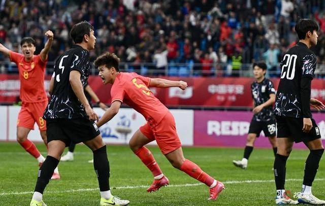  数据背后的虚妄：一场0-4惨败揭示的足球进化困局 体育新闻 数据背后的虚妄：一场0-4惨败揭示的足球进化困局 体育新闻