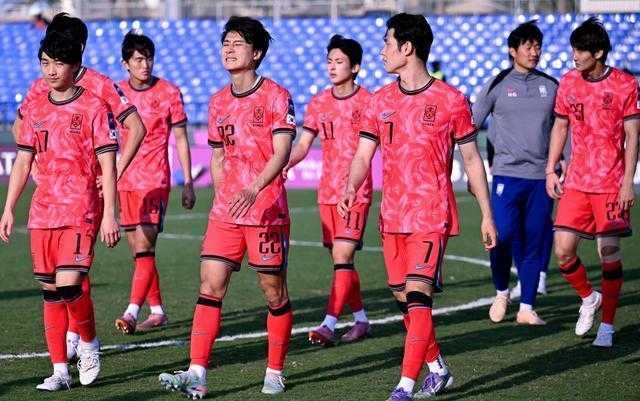  数据背后的虚妄：一场0-4惨败揭示的足球进化困局 体育新闻 数据背后的虚妄：一场0-4惨败揭示的足球进化困局 体育新闻