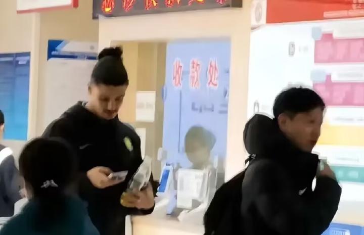 异乡生病的无助与牵挂:如何安顿好远征军的后勤保障 体育新闻 异乡生病的无助与牵挂:如何安顿好远征军的后勤保障 体育新闻