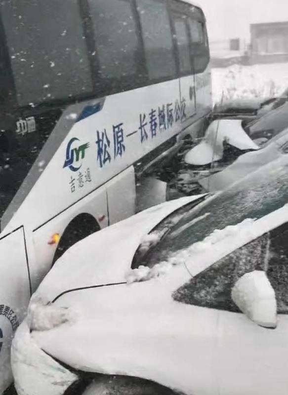  【技术复盘】雨雪相态突变下的高速安全：吉林珲乌高速4·3连环追尾事故深度剖析 新闻