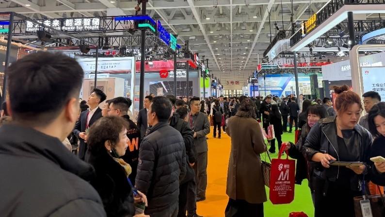  【深度复盘】从产能竞赛到垂直整合：隔膜龙头的战略跃迁与行业变局 股票财经