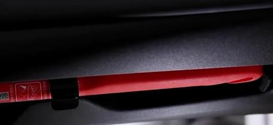  【技术拆解】从功能配件到生态中枢：小米SU7副仪表板的设计逻辑深度剖析 汽车科技